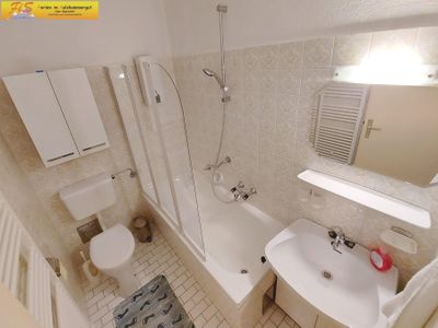 Badezimmer Badewanne Dusche WC