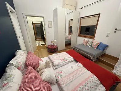 Schlafzimmer mit Doppelbett 160x200