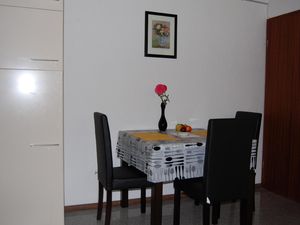 24045687-Ferienwohnung-3-Bad Nauheim-300x225-5