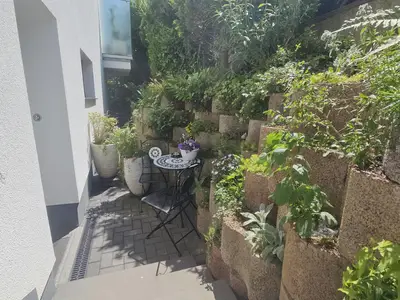 20250526SitzeckeimKräutergarten