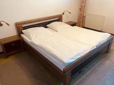 Schlafzimmer1 Wohnung mit Badewanne