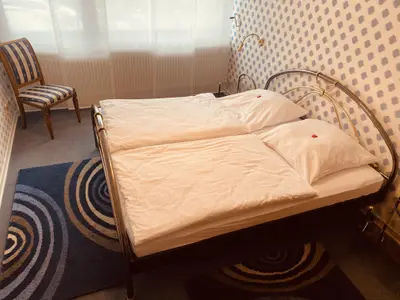 Schlafzimmer 1