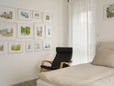 Schlafzimmer mit Doppelbett (OG)