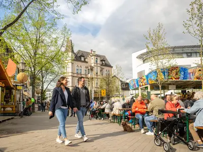 Ahrtal-2025-002-Platz an der Linde