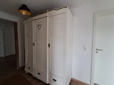 Kleiderschrank