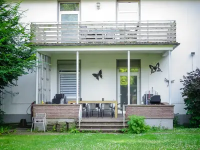 Außenseite Ferienhaus [Sommer]