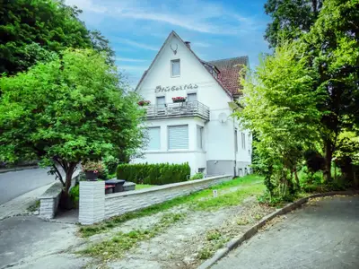 Außenseite Ferienhaus [Sommer]