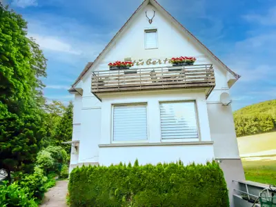 Außenseite Ferienhaus [Sommer]