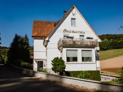 Außenseite Ferienhaus [Sommer]