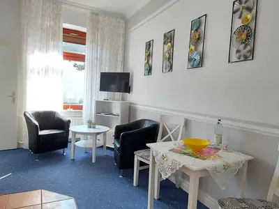 Wohnzimmer mit Essecke