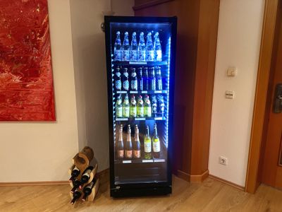 Getränkekühlschrank in unserer Lounge