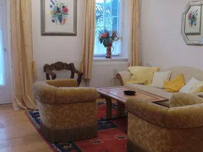 Wohnzimmer mit Sitzgruppe