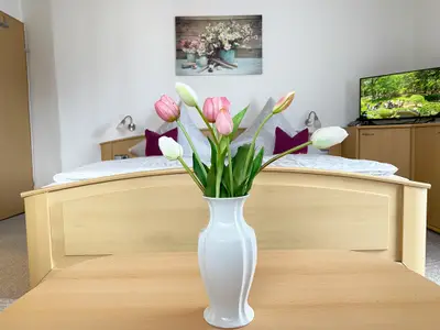 Blick zum Doppelbett