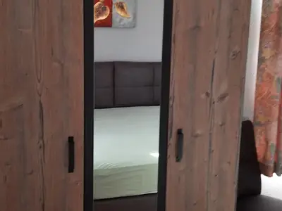 Schrank Schlafzimmer