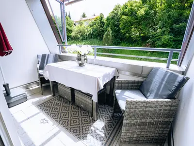 Balkon mit Blick in die Natur