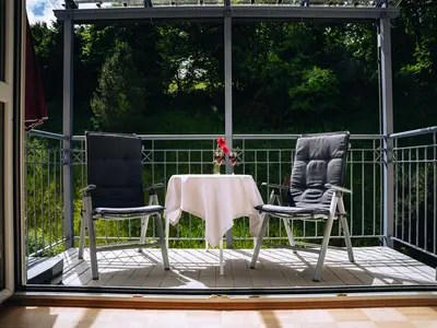 Balkon mit Blick in die Natur