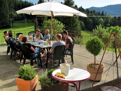 Terrasse mit reichlich Ausstattung