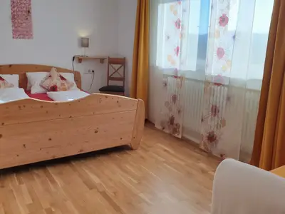 Sandras-Bergstation Wohn- u. Schlafzimmer