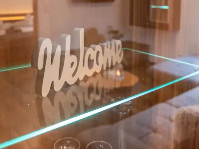 Photo, INSIDE, OUTSIDE