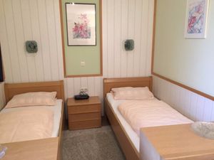 23909707-Ferienwohnung-2-Bad Rodach-300x225-4