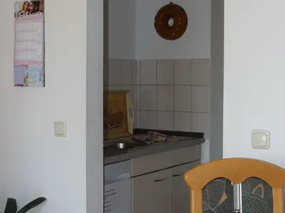 Durchgang zur Küche vom Wohnbereich