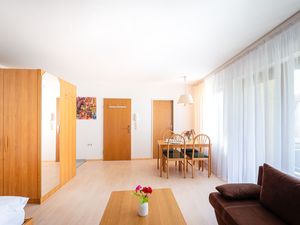 22193833-Ferienwohnung-3-Bad Säckingen-300x225-5