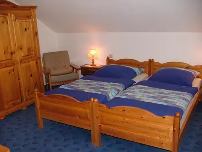 Ferienwohnung Heger, Schlafzimmer -"Hügelwiese"
