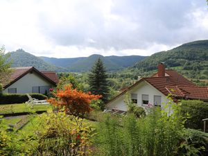 21744945-Ferienwohnung-4-Bad Urach-300x225-5