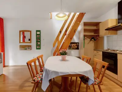 Photo, INSIDE, OUTSIDE