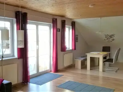 Blick vom Wohnzimmer auf Essplatz
