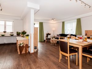 19306275-Ferienwohnung-7-Bad Wiessee-300x225-1