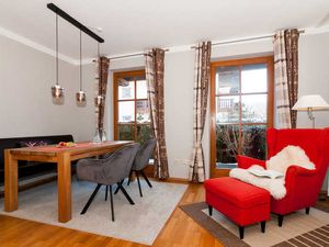 4661514-Ferienwohnung-3-Bad Wiessee-300x225-2