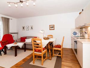 18400914-Ferienwohnung-3-Bad Wiessee-300x225-1