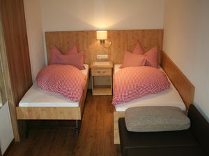 19306254-Ferienwohnung-5-Bad Wiessee-300x225-0