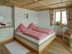 23891564-Ferienwohnung-2-Bad Wiessee-300x225-3