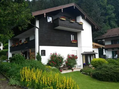 Ferienwohnung für 2 Personen (38 m²) in Bad Wiessee 1/4