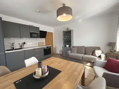 haus-waltraud-tegernsee-zimmer-wohnbereich