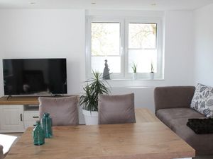 23162051-Ferienwohnung-2-Bad Wildungen-300x225-1