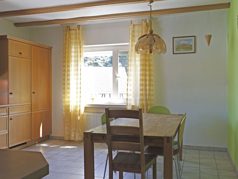 19910531-Ferienwohnung-6-Bad Wildungen-800x600-0