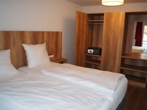 22140575-Ferienwohnung-2-Bad Windsheim-300x225-4