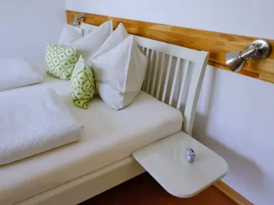 geräumiges Schlafzimmer