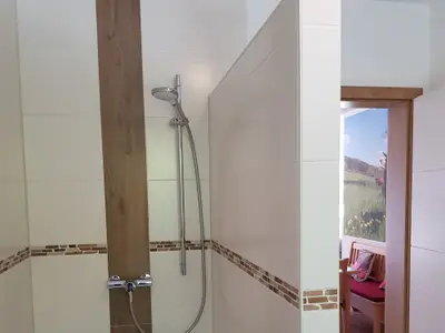 Begehbare Dusche der FeWo Lara