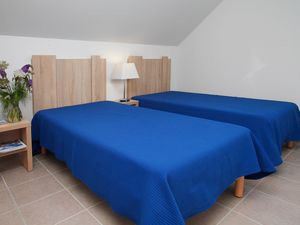 21674345-Ferienwohnung-4-Baden-300x225-5