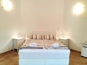 23993172-Ferienwohnung-2-Baden-Baden-300x225-5