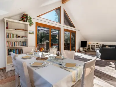 Photo, INSIDE, OUTSIDE