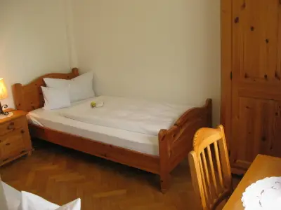 2. Schlafzimmer