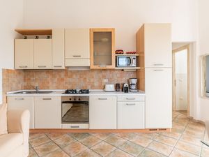 23663307-Ferienwohnung-4-Badesi-300x225-3