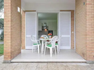 Ferienwohnung für 5 Personen (51 m²) in Baia Domizia 2/10