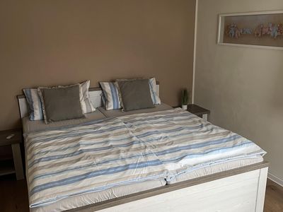 Schlafzimmer 1 mit Doppelbett