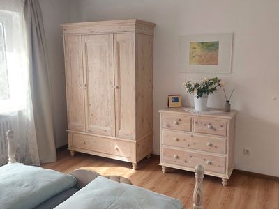 NEU 2023 -Schlafzimmer: Genießen Sie absolute Ruhe